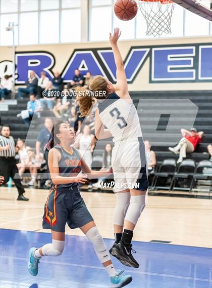 Thumbnail 2 in Aptos vs. Mills (CIF-CCS Division 3 Championship) photogallery.