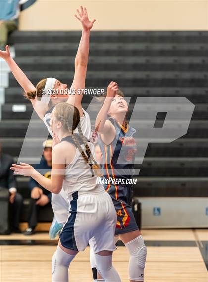 Thumbnail 2 in Aptos vs. Mills (CIF-CCS Division 3 Championship) photogallery.