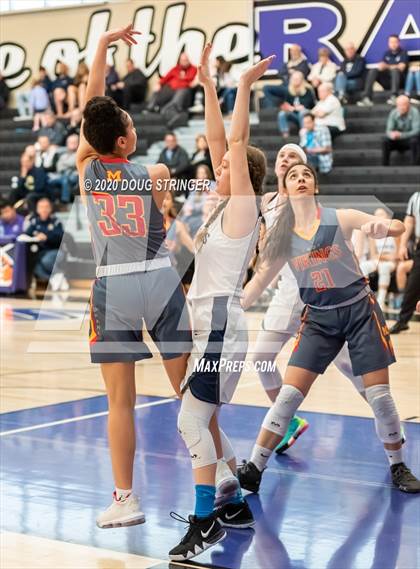 Thumbnail 2 in Aptos vs. Mills (CIF-CCS Division 3 Championship) photogallery.