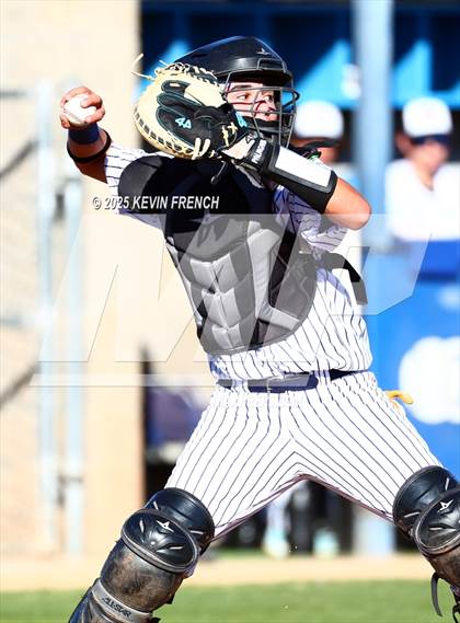 Thumbnail 2 in Quartz Hill vs. New Trier (Coach Bob Invitational) photogallery.