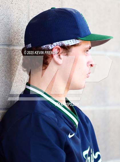 Thumbnail 3 in Quartz Hill vs. New Trier (Coach Bob Invitational) photogallery.