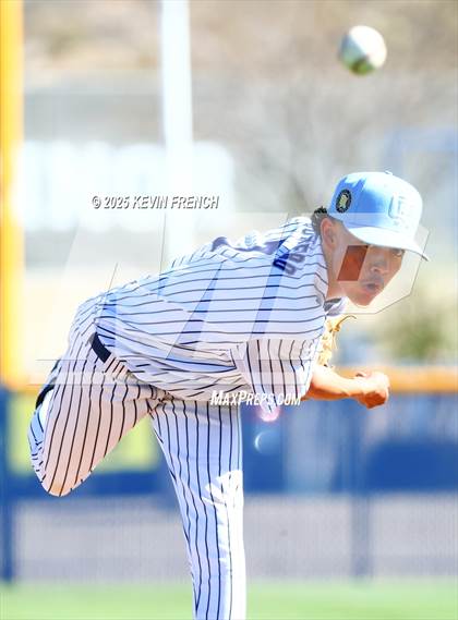 Thumbnail 3 in Quartz Hill vs. New Trier (Coach Bob Invitational) photogallery.