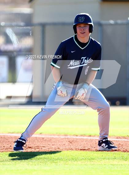 Thumbnail 1 in Quartz Hill vs. New Trier (Coach Bob Invitational) photogallery.