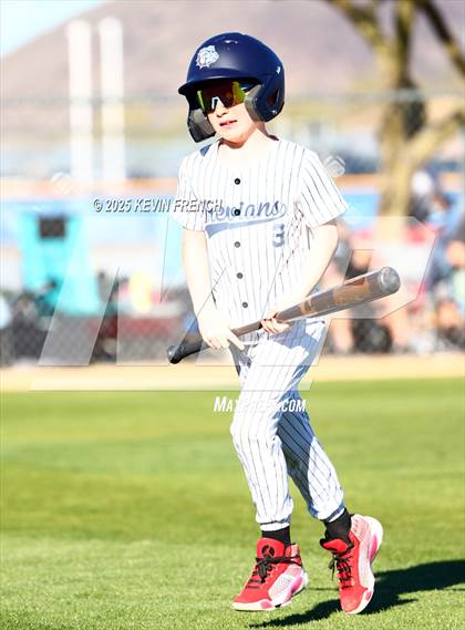 Thumbnail 2 in Quartz Hill vs. New Trier (Coach Bob Invitational) photogallery.