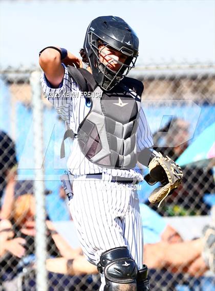 Thumbnail 3 in Quartz Hill vs. New Trier (Coach Bob Invitational) photogallery.