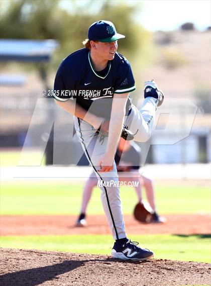 Thumbnail 2 in Quartz Hill vs. New Trier (Coach Bob Invitational) photogallery.