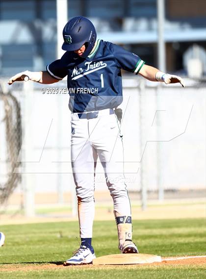 Thumbnail 3 in Quartz Hill vs. New Trier (Coach Bob Invitational) photogallery.