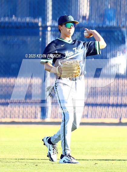 Thumbnail 2 in Quartz Hill vs. New Trier (Coach Bob Invitational) photogallery.
