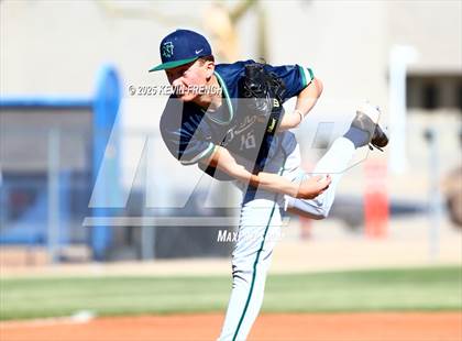 Thumbnail 2 in Quartz Hill vs. New Trier (Coach Bob Invitational) photogallery.