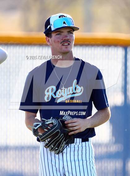 Thumbnail 3 in Quartz Hill vs. New Trier (Coach Bob Invitational) photogallery.