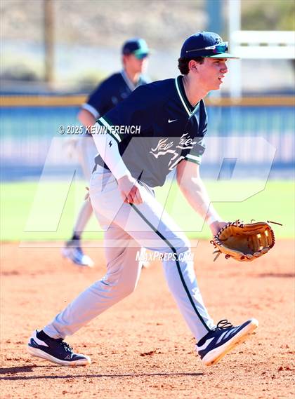 Thumbnail 2 in Quartz Hill vs. New Trier (Coach Bob Invitational) photogallery.
