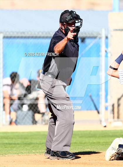 Thumbnail 2 in Quartz Hill vs. New Trier (Coach Bob Invitational) photogallery.