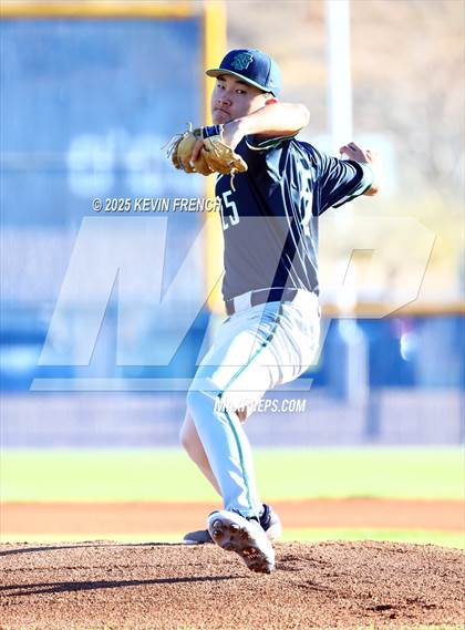 Thumbnail 1 in Quartz Hill vs. New Trier (Coach Bob Invitational) photogallery.