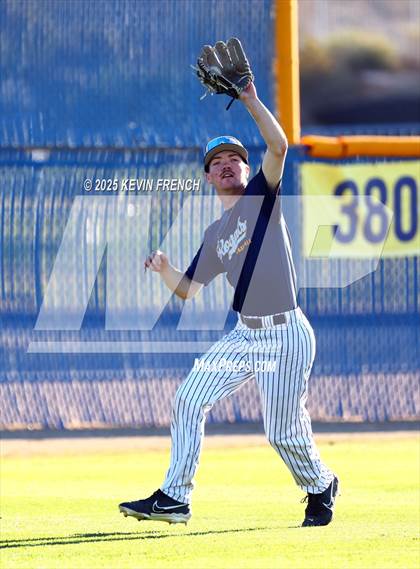 Thumbnail 3 in Quartz Hill vs. New Trier (Coach Bob Invitational) photogallery.