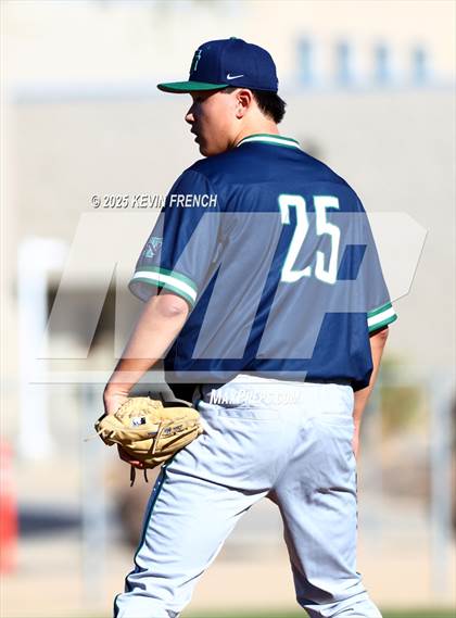 Thumbnail 3 in Quartz Hill vs. New Trier (Coach Bob Invitational) photogallery.