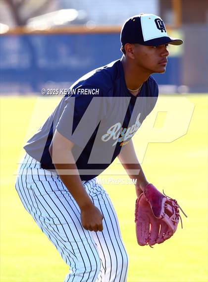 Thumbnail 3 in Quartz Hill vs. New Trier (Coach Bob Invitational) photogallery.