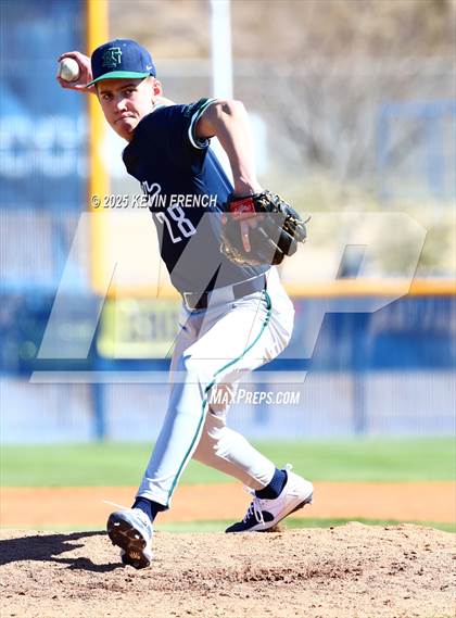 Thumbnail 3 in Quartz Hill vs. New Trier (Coach Bob Invitational) photogallery.