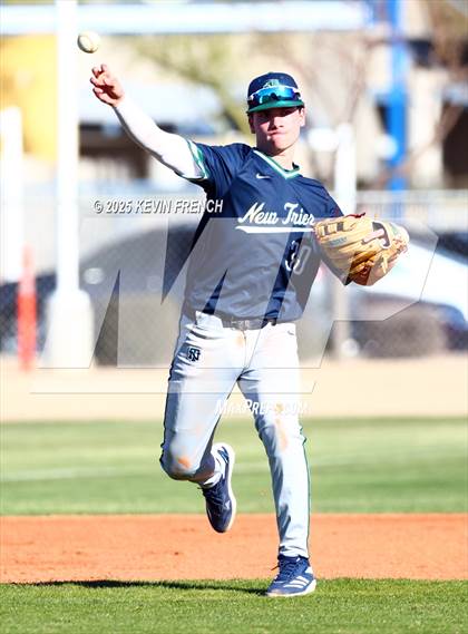 Thumbnail 3 in Quartz Hill vs. New Trier (Coach Bob Invitational) photogallery.
