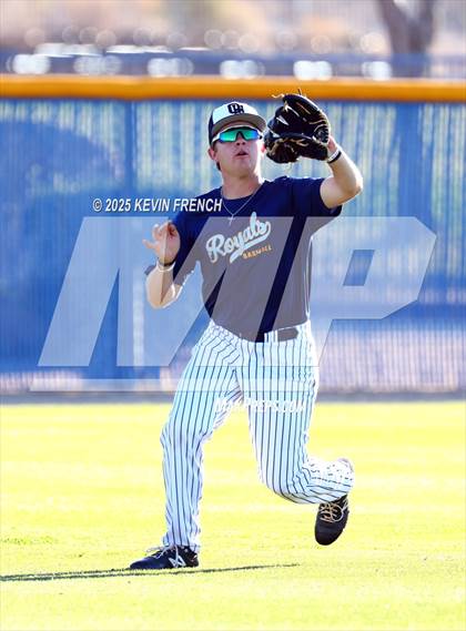 Thumbnail 2 in Quartz Hill vs. New Trier (Coach Bob Invitational) photogallery.