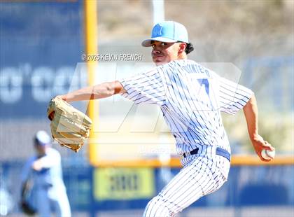 Thumbnail 2 in Quartz Hill vs. New Trier (Coach Bob Invitational) photogallery.