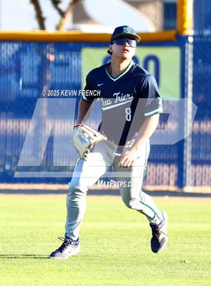 Thumbnail 2 in Quartz Hill vs. New Trier (Coach Bob Invitational) photogallery.