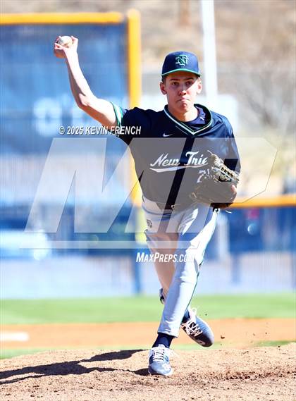 Thumbnail 1 in Quartz Hill vs. New Trier (Coach Bob Invitational) photogallery.