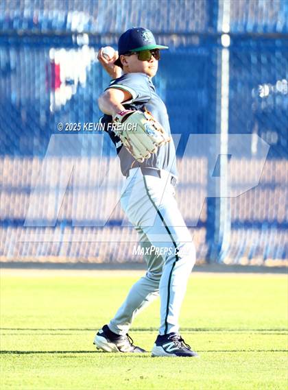Thumbnail 2 in Quartz Hill vs. New Trier (Coach Bob Invitational) photogallery.