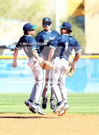 Thumbnail 3 in Quartz Hill vs. New Trier (Coach Bob Invitational) photogallery.
