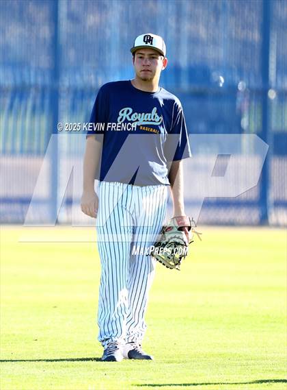 Thumbnail 3 in Quartz Hill vs. New Trier (Coach Bob Invitational) photogallery.