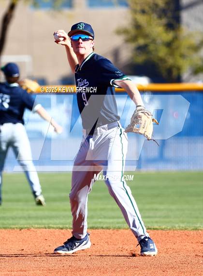 Thumbnail 3 in Quartz Hill vs. New Trier (Coach Bob Invitational) photogallery.