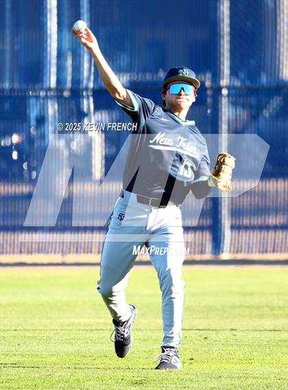 Thumbnail 3 in Quartz Hill vs. New Trier (Coach Bob Invitational) photogallery.