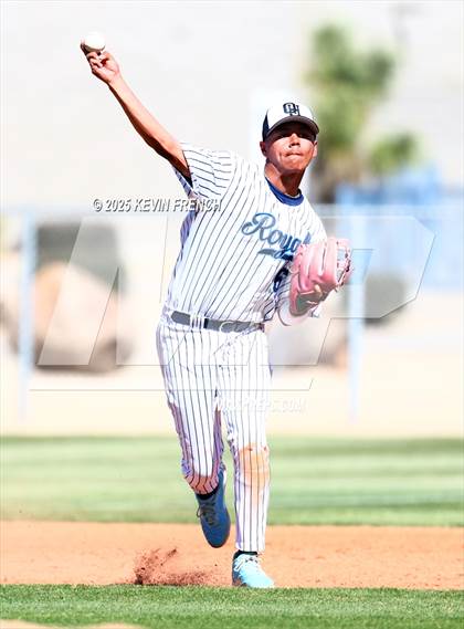 Thumbnail 2 in Quartz Hill vs. New Trier (Coach Bob Invitational) photogallery.