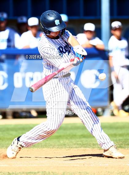 Thumbnail 3 in Quartz Hill vs. New Trier (Coach Bob Invitational) photogallery.