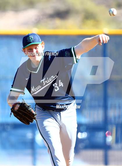 Thumbnail 2 in Quartz Hill vs. New Trier (Coach Bob Invitational) photogallery.