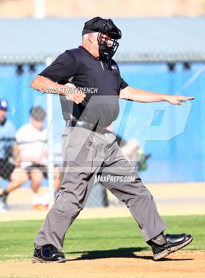 Thumbnail 1 in Quartz Hill vs. New Trier (Coach Bob Invitational) photogallery.