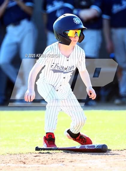 Thumbnail 3 in Quartz Hill vs. New Trier (Coach Bob Invitational) photogallery.