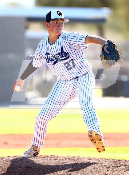 Thumbnail 3 in Quartz Hill vs. New Trier (Coach Bob Invitational) photogallery.