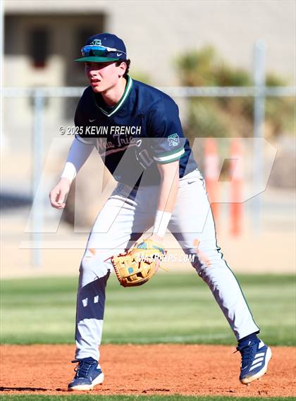 Thumbnail 1 in Quartz Hill vs. New Trier (Coach Bob Invitational) photogallery.