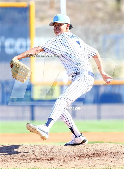 Thumbnail 2 in Quartz Hill vs. New Trier (Coach Bob Invitational) photogallery.