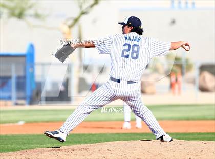 Thumbnail 3 in Quartz Hill vs. New Trier (Coach Bob Invitational) photogallery.