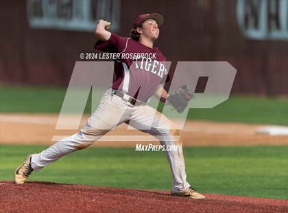 Thumbnail 1 in Floresville vs Devine photogallery.