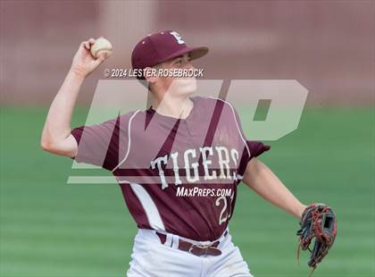 Thumbnail 2 in Floresville vs Devine photogallery.