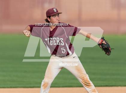 Thumbnail 1 in Floresville vs Devine photogallery.