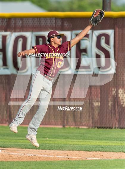Thumbnail 3 in Floresville vs Devine photogallery.
