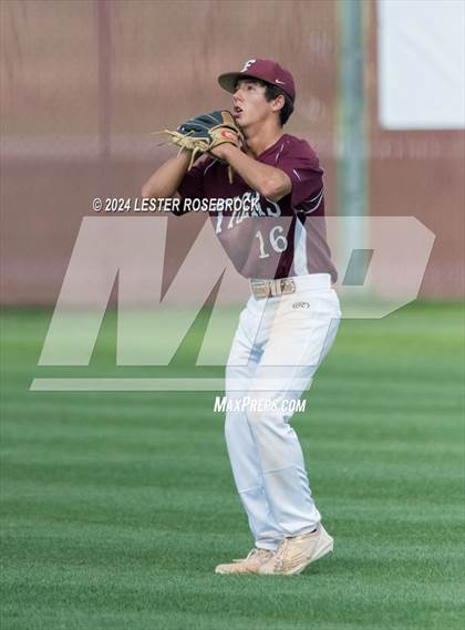 Thumbnail 2 in Floresville vs Devine photogallery.