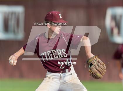 Thumbnail 3 in Floresville vs Devine photogallery.