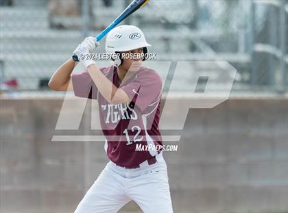 Thumbnail 3 in Floresville vs Devine photogallery.