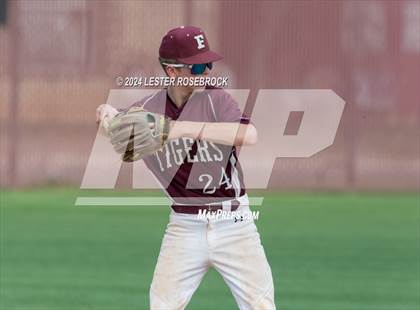 Thumbnail 3 in Floresville vs Devine photogallery.