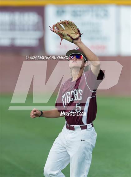 Thumbnail 2 in Floresville vs Devine photogallery.
