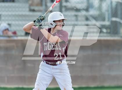 Thumbnail 1 in Floresville vs Devine photogallery.